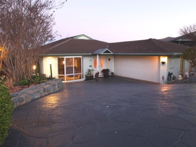 16 Hattersley Court, Nicholls ACT 2913