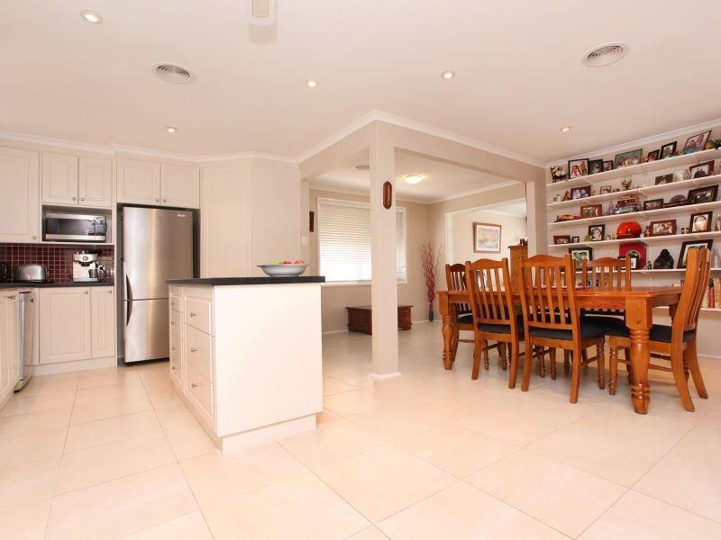 10 Fullerton Crescent, Richardson ACT 2905