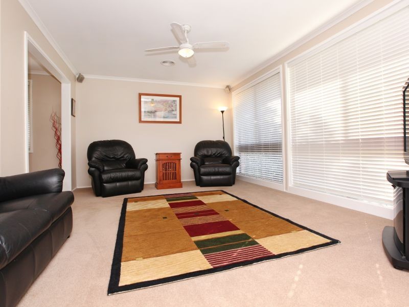 10 Fullerton Crescent, Richardson ACT 2905