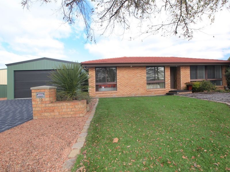 10 Fullerton Crescent, Richardson ACT 2905