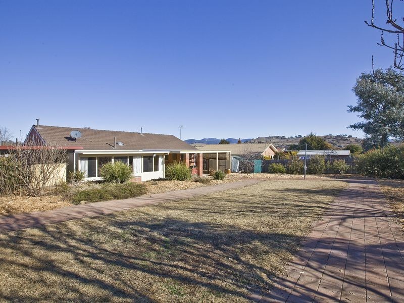 35 McLuckie Crescent, Banks ACT 2906
