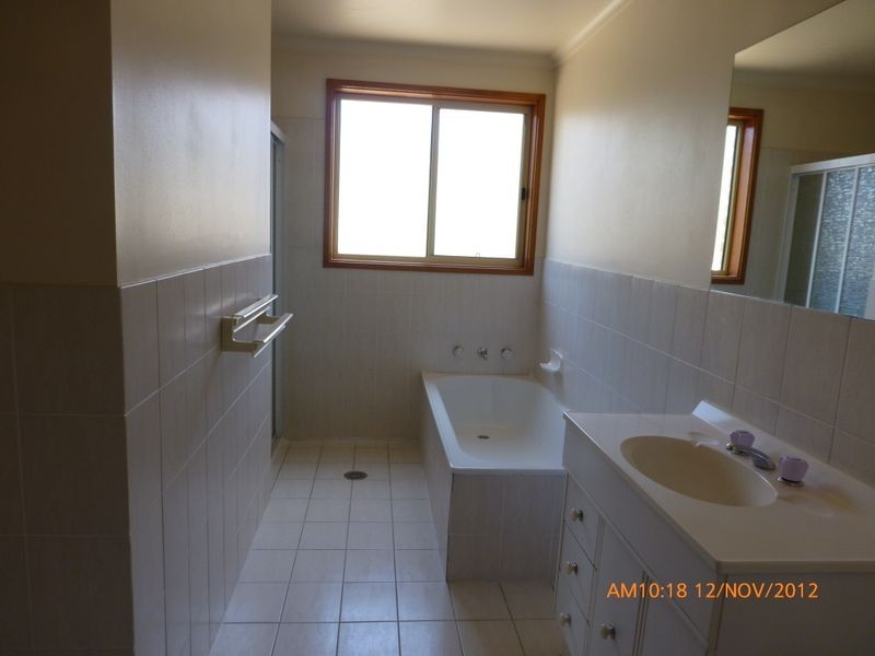 18 John Young Crescent, Greenway ACT 2900