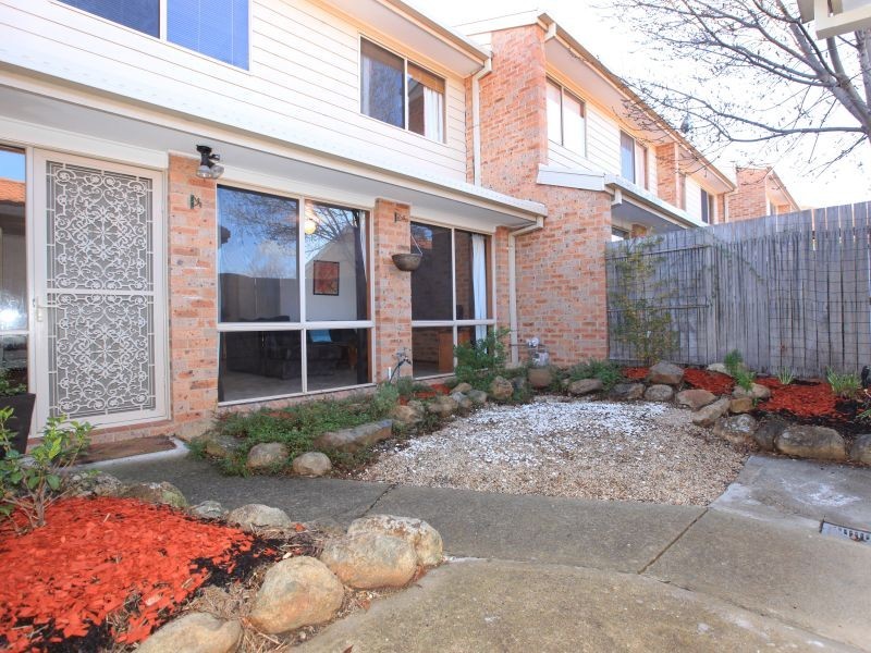 2/39 Thomas Hart Street, Banks ACT 2906