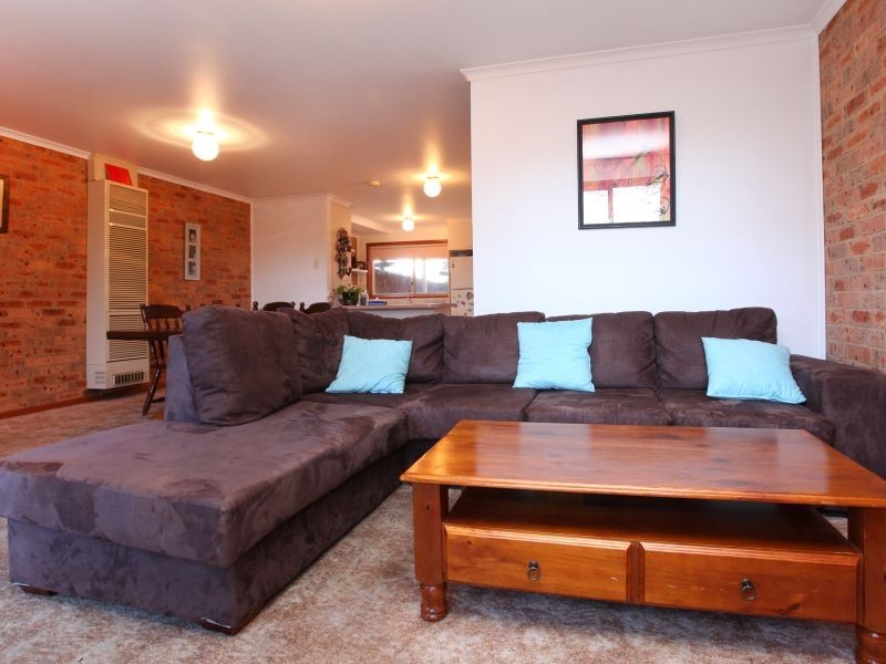 2/39 Thomas Hart Street, Banks ACT 2906