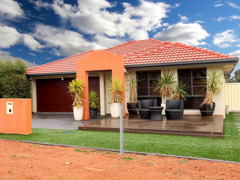 21 Llewellyn Loop, Conder ACT 2906