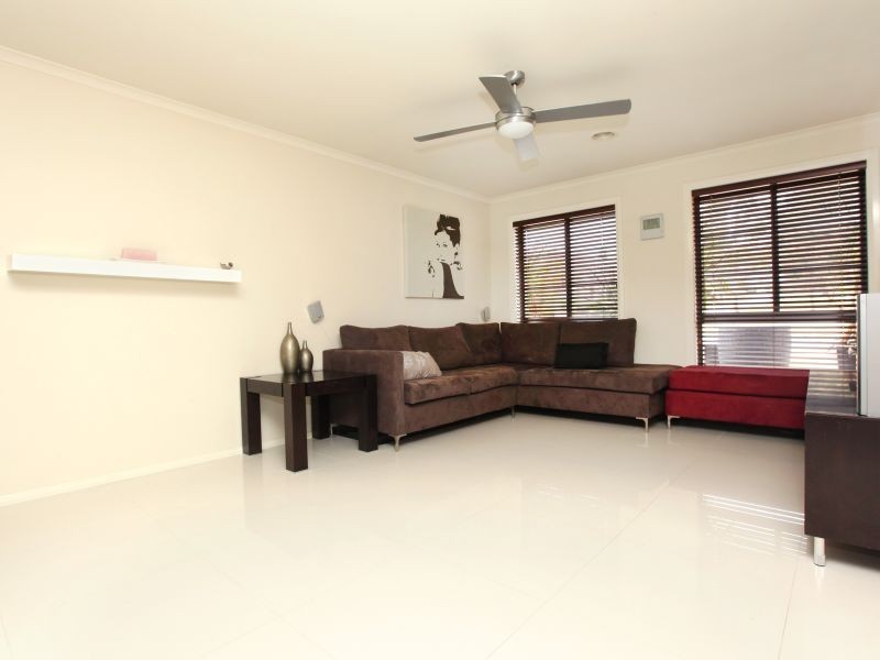 21 Llewellyn Loop, Conder ACT 2906