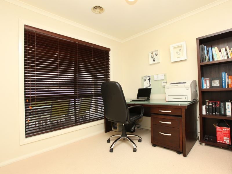 21 Llewellyn Loop, Conder ACT 2906