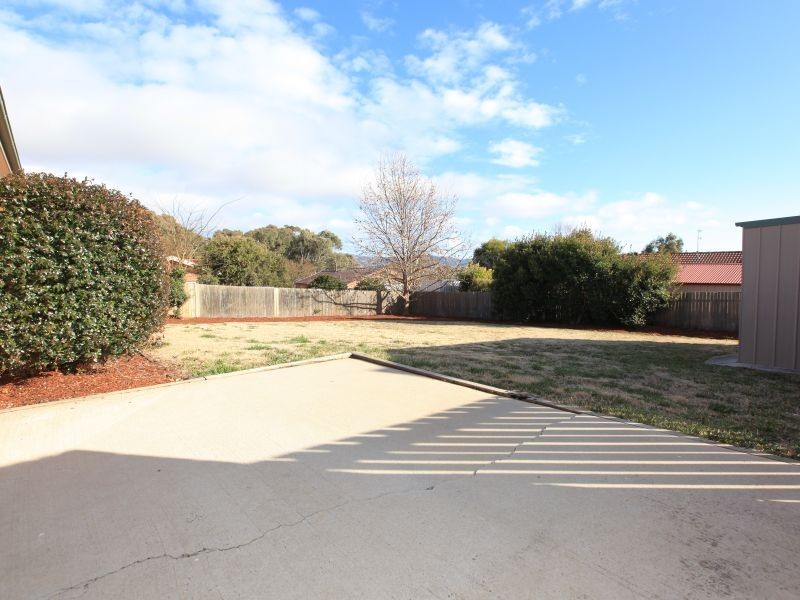 10 Wheelwright Crescent, Banks ACT 2906