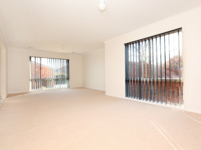 10 Wheelwright Crescent, Banks ACT 2906