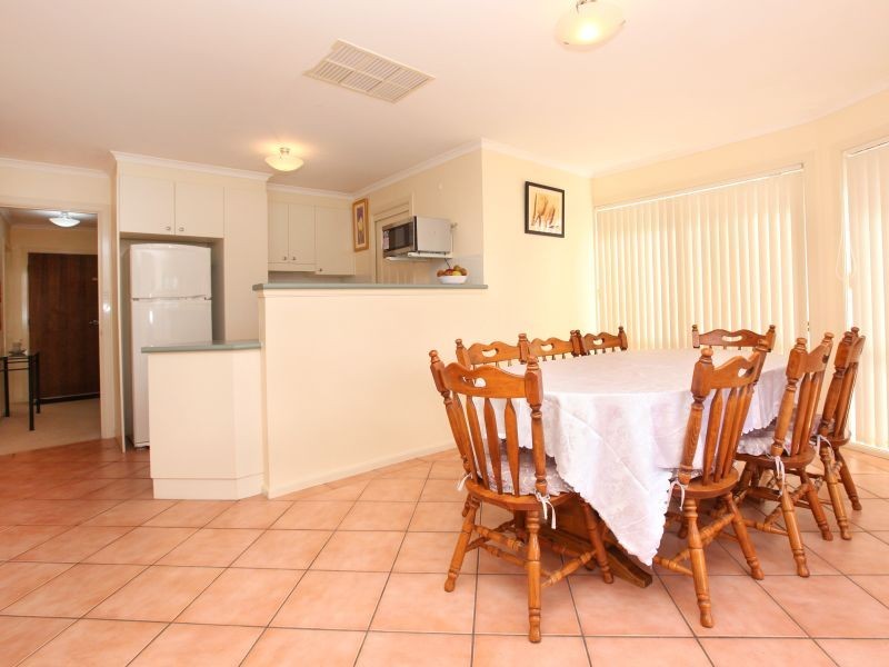 8 Lott Place, Gordon ACT 2906