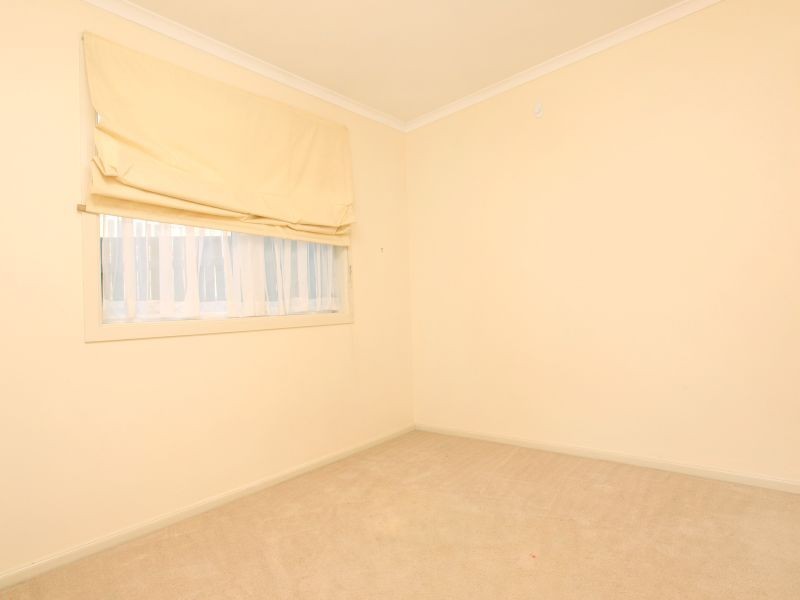 8 Lott Place, Gordon ACT 2906