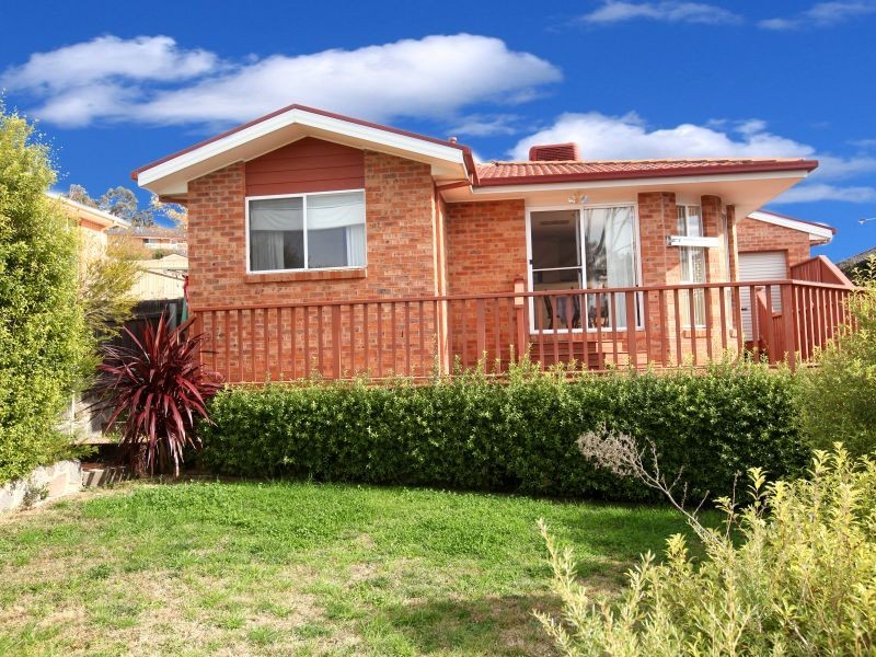 8 Lott Place, Gordon ACT 2906