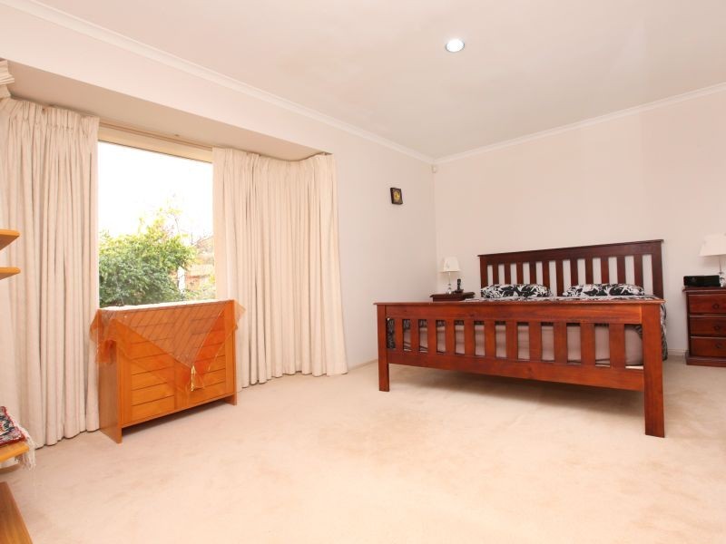 4 Luckins Place, Fadden ACT 2904