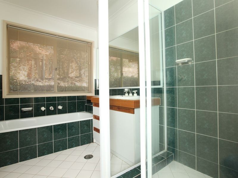 4 Luckins Place, Fadden ACT 2904