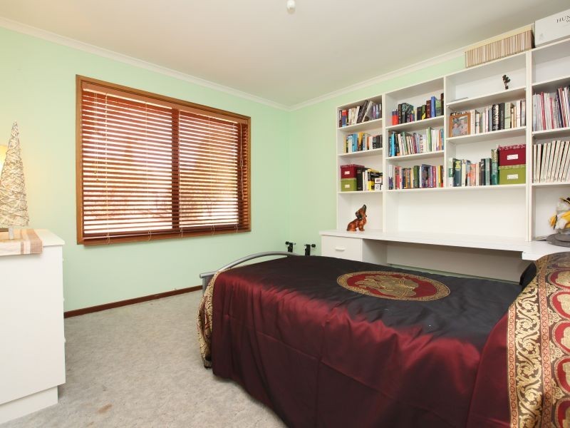 25 Parfitt Crescent, Calwell ACT 2905