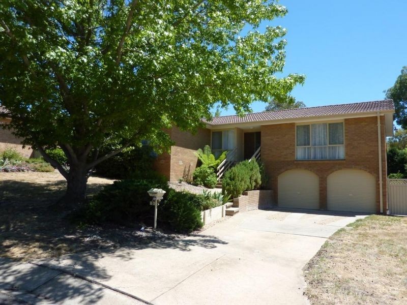 5 Henning Place, Kambah ACT 2902