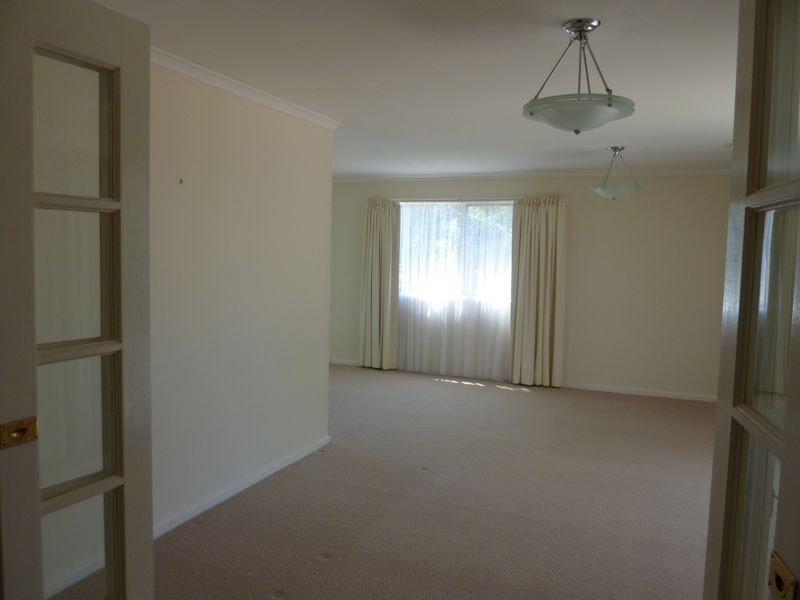 5 Henning Place, Kambah ACT 2902