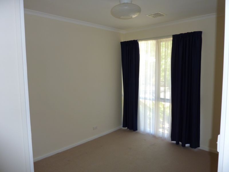 5 Henning Place, Kambah ACT 2902