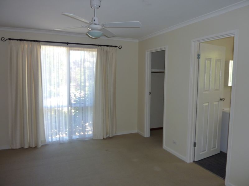 5 Henning Place, Kambah ACT 2902