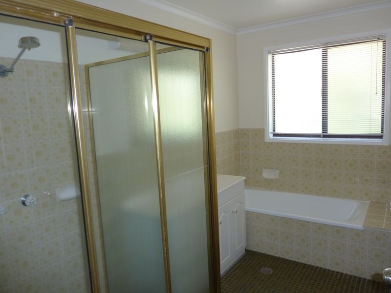 5 Henning Place, Kambah ACT 2902