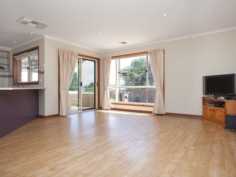 6 Hall Place, Banks ACT 2906