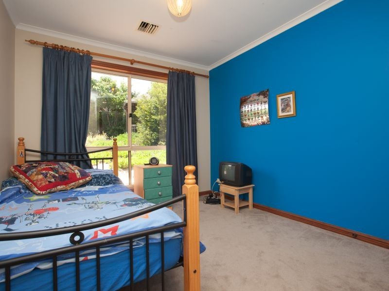 6 Hall Place, Banks ACT 2906