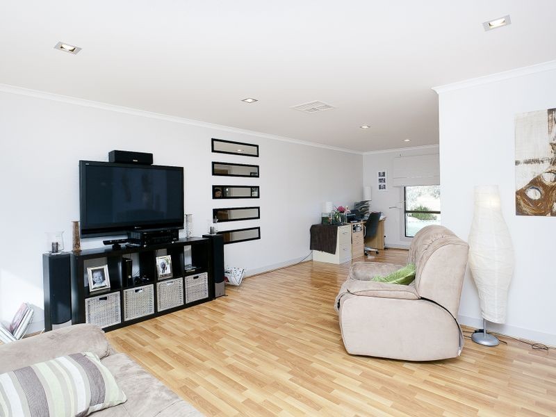 5 Burtt Crescent, Calwell ACT 2905