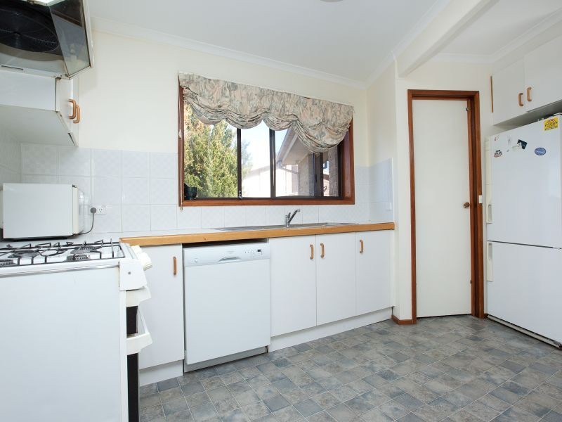 9 Hilton Close, Fadden ACT 2904