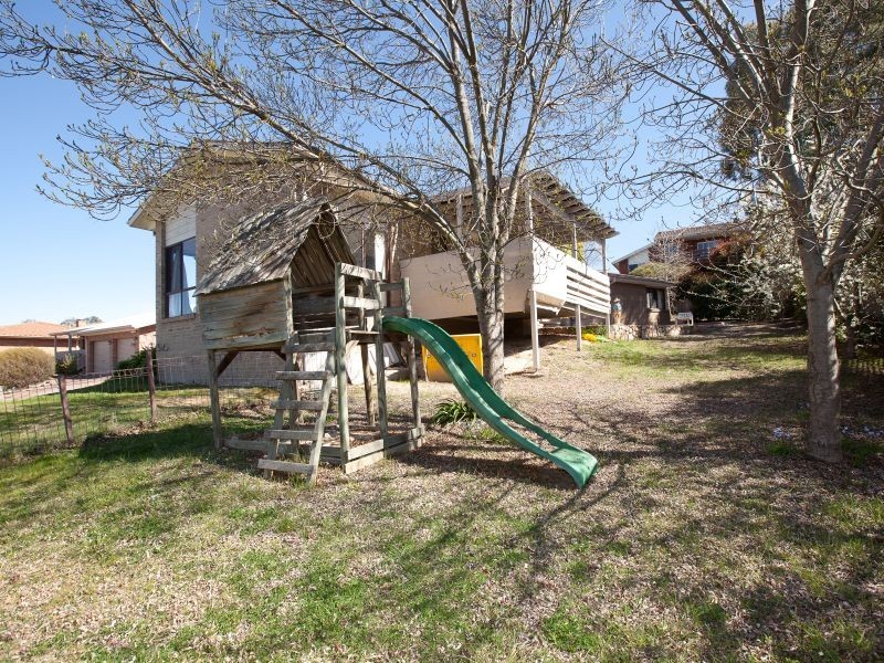 9 Hilton Close, Fadden ACT 2904