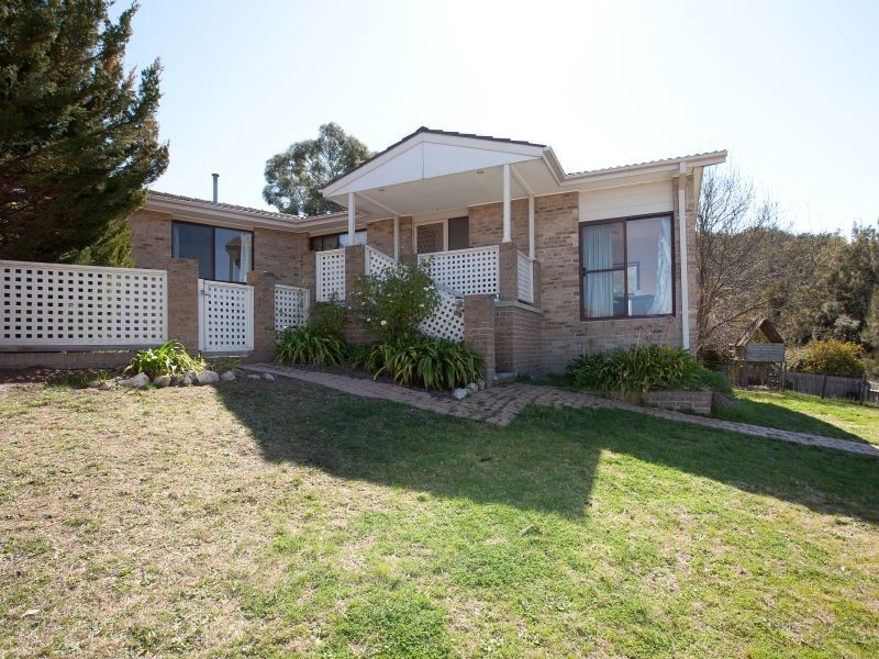 9 Hilton Close, Fadden ACT 2904