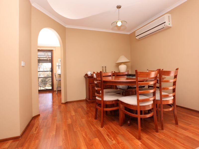 25 Muir Place, Queanbeyan NSW 2620