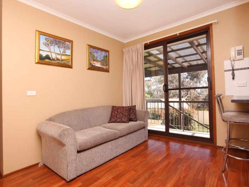 25 Muir Place, Queanbeyan NSW 2620
