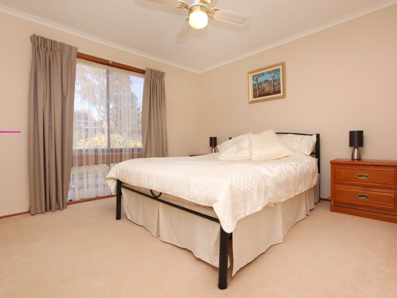 25 Muir Place, Queanbeyan NSW 2620
