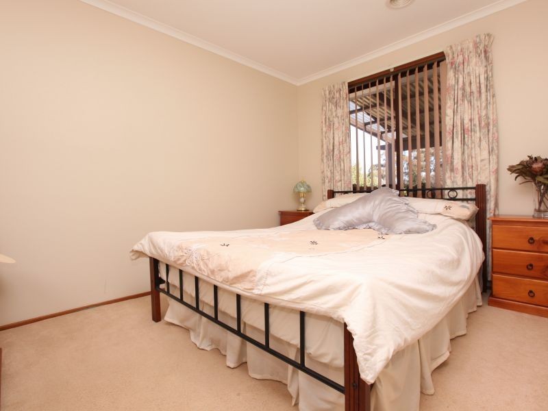 25 Muir Place, Queanbeyan NSW 2620