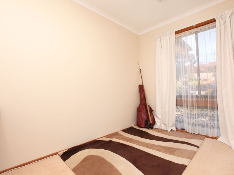 25 Muir Place, Queanbeyan NSW 2620