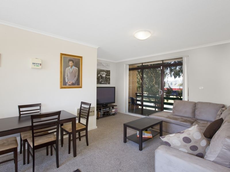 24/6 MacLaurin Crescent, Chifley ACT 2606