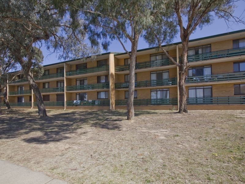 24/6 MacLaurin Crescent, Chifley ACT 2606