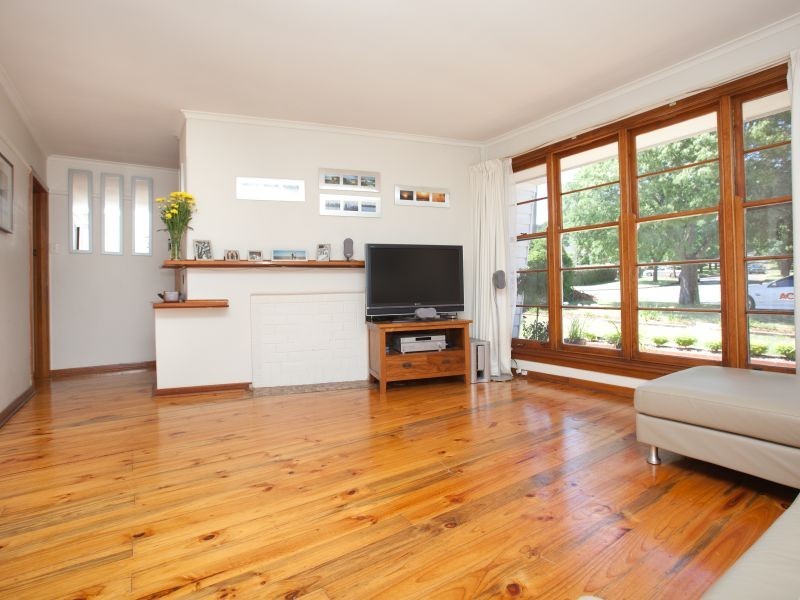 10 Barron Street, Deakin ACT 2600