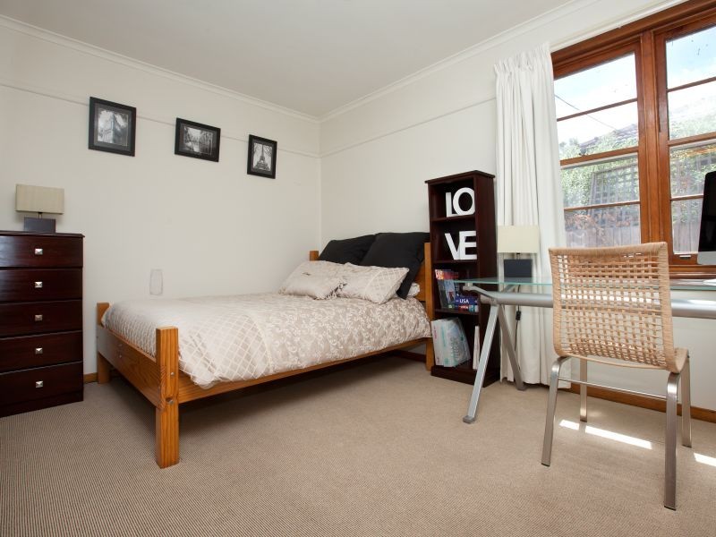 10 Barron Street, Deakin ACT 2600