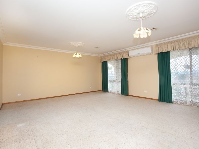 12 Camellia Place, Queanbeyan NSW 2620