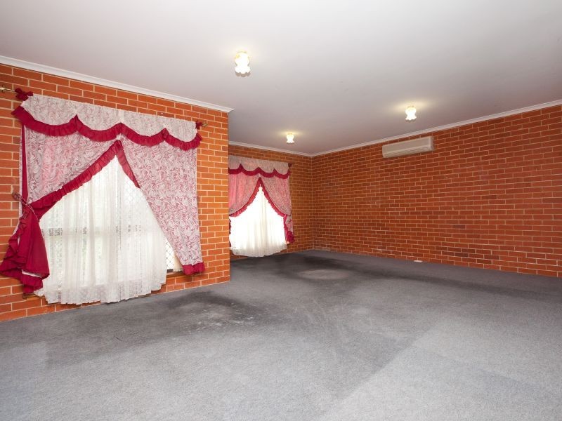 12 Camellia Place, Queanbeyan NSW 2620