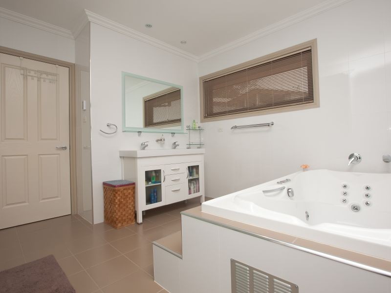 15 Florence Fuller Crescent, Conder ACT 2906