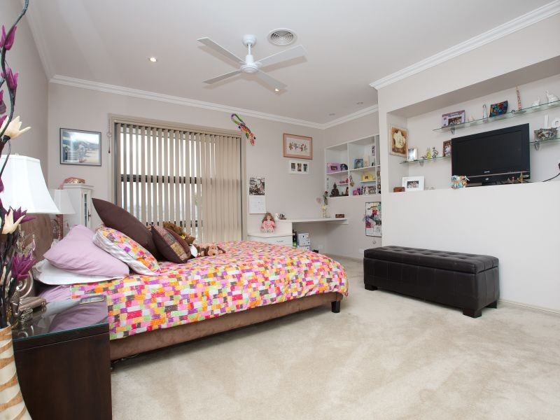 15 Florence Fuller Crescent, Conder ACT 2906