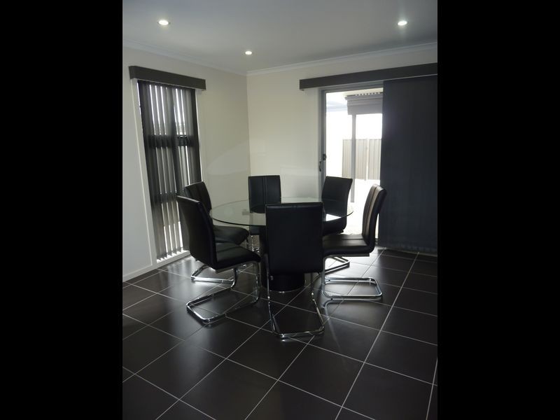 51 Cazneaux Crescent, Weston ACT 2611