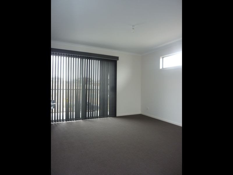 51 Cazneaux Crescent, Weston ACT 2611