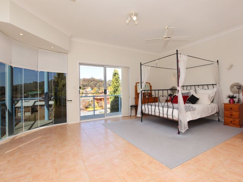 5 Morgan Place, Queanbeyan NSW 2620