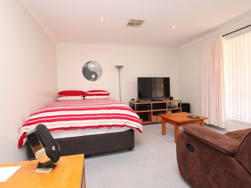 5 Morgan Place, Queanbeyan NSW 2620