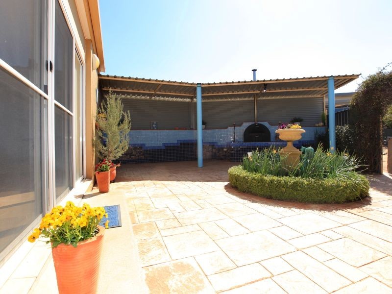 5 Morgan Place, Queanbeyan NSW 2620