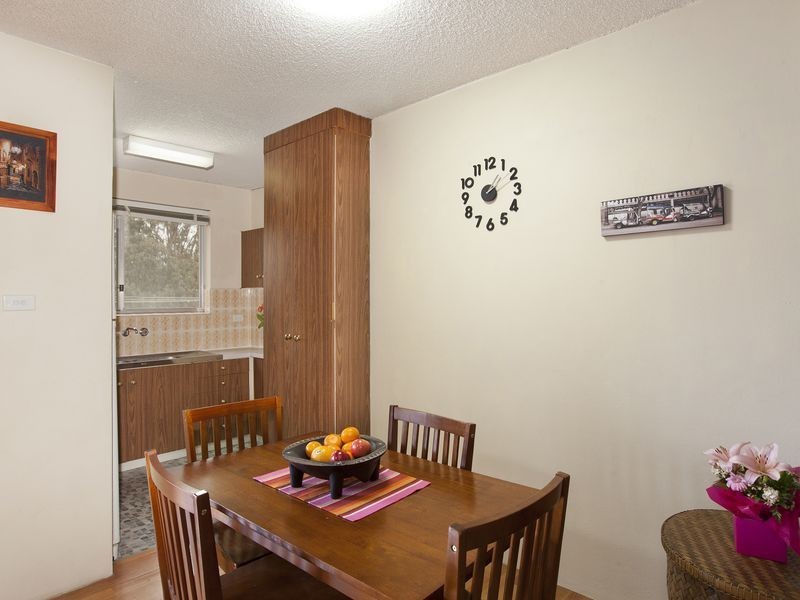 2/4 Mowatt Street, Queanbeyan NSW 2620