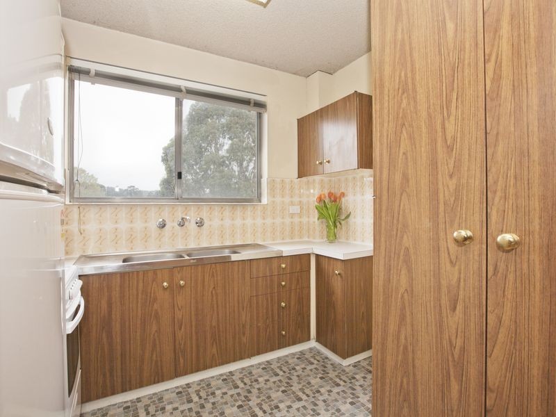 2/4 Mowatt Street, Queanbeyan NSW 2620